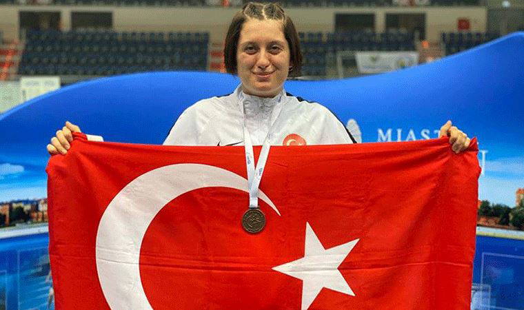 Özel sporcu Fatma Damla Altın heptatlonda dünya şampiyonu oldu