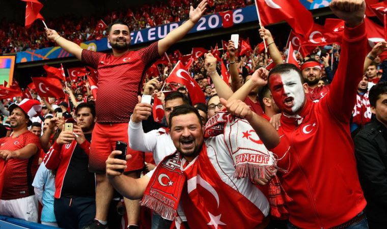 Türk taraftarlar EURO 2020'de A Milli Takımı yalnız bırakmayacak