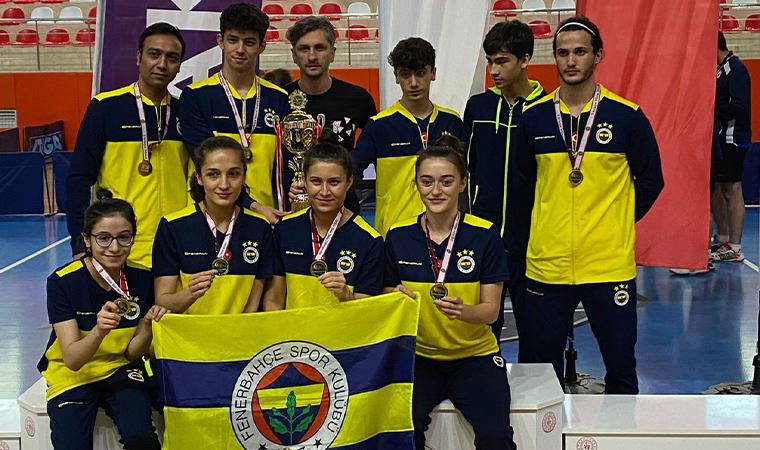 Fenerbahçe kadın ve erkek masa tenisi takımları Süper Lig şampiyonu