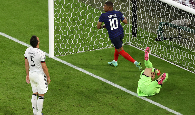 EURO 2020'de Mats Hummels, Almanya adına bir ilke imza attı