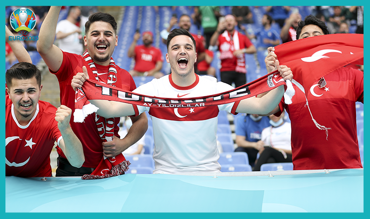 Türk taraftarlar Türkiye- Galler maçı için Bakü'de!