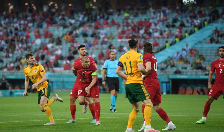 Ekrem İmamoğlu Türkiye Milli Takımı'na sahip çıktı