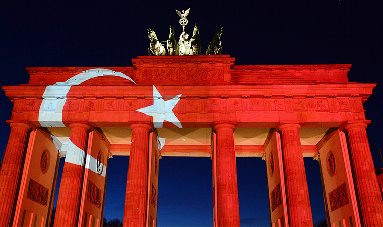 Almanya'ya seyahat etmek isteyenler için yeni karar: Biontech şart