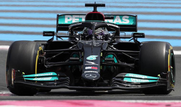 Azerbaycan’da Lewis Hamilton’a hata yaptıran düğme değiştirildi