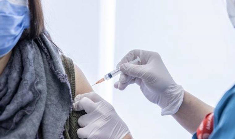 Son dakika... Bakan Koca: Öğretmenler yaş sınırı olmaksızın aşı olabilecek