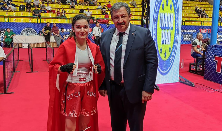 Erivan Barut, Uluslararası Kick Boks Şampiyonası'nda birinci oldu