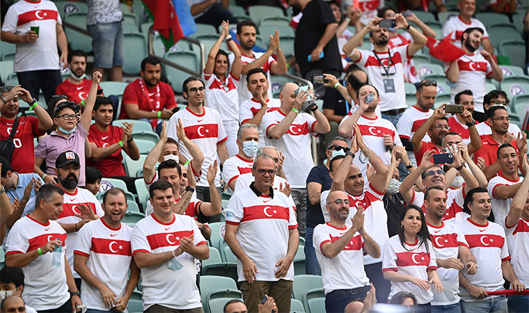 EURO 2020'de A Milli Futbol Takımı, İsviçre maçında protesto edildi