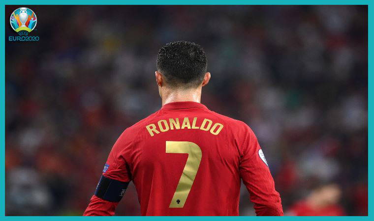 Cristiano Ronaldo'ya maçta kola şişesi atıldı