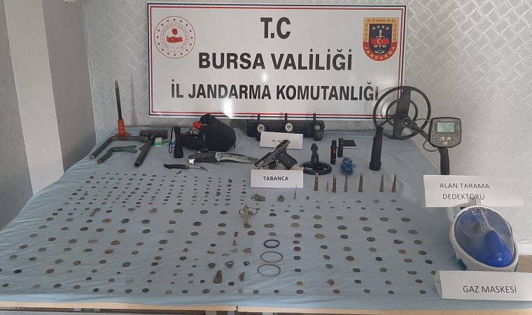 Otomobilde 486 parça tarihi eser ele geçti