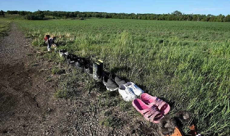 Kanada'da Yatılı Kilise Okulu'nun bahçesinde 751 çocuğa ait ceset kalıntıları tespit edildi