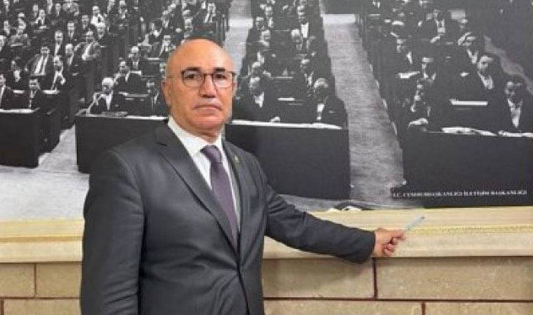 Pes! Meclis'teki tarihi fotoğraflara 'İletişim Başkanlığı'nın adı yazıldı