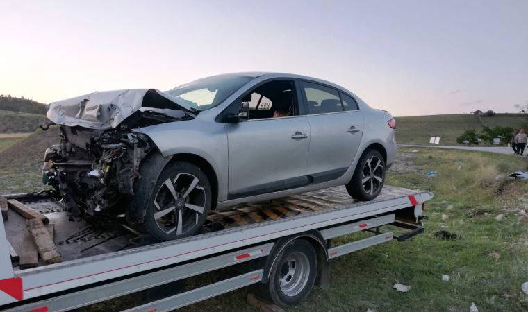 Çubuk'ta iki otomobil kafa kafaya çarpıştı: 5 yaralı