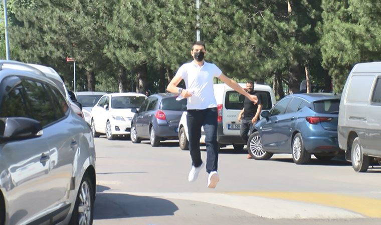 Koşarak geldi, saniyelerle sınavı kaçırdı