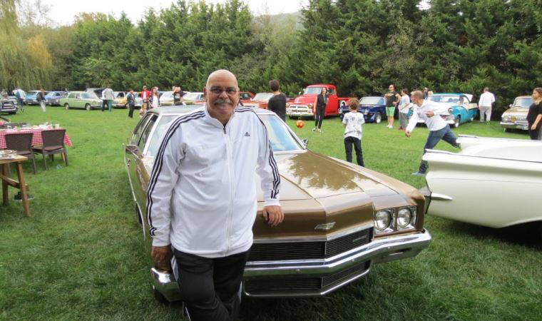 Usta oyuncu Rasim Öztekin’in binmeye doyamadığı klasik otomobili