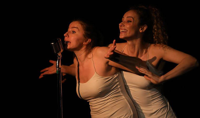 ‘Uyandığımda Sesim Yoktu’ oyunu, kadın meselesi üzerine neredeyse söylenebilecek her şeyi söylüyor