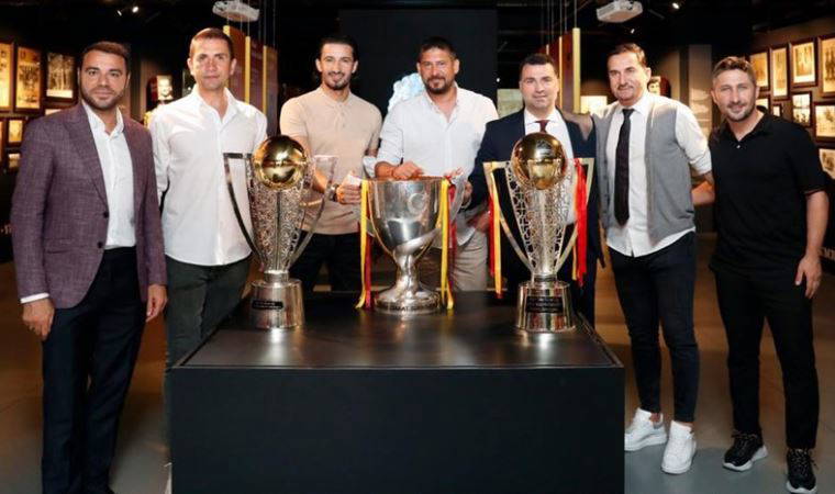 Galatasaray'ın eski futbolcuları Burak Elmas'ı ziyaret etti