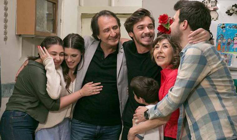 Arka Sokaklar'da yaprak dökümü: Onur Bay'ın ardından Yüsra Geyik de diziden ayrılıyor