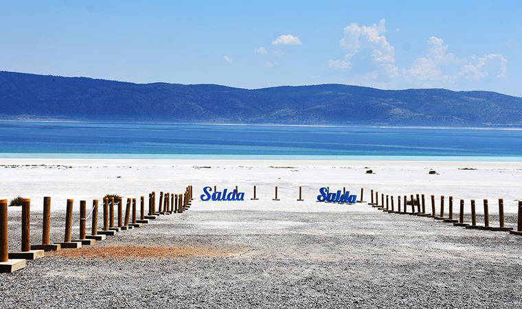 Salda Gölü'nde süren inşaat alanına yönelik çevre dernekleri açıklama yaptı