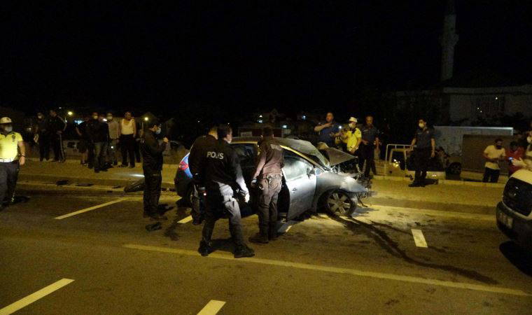 Sivil polis aracı ile otomobil çarpıştı: 1 polis şehit oldu,1 astsubay yaşamını yitirdi