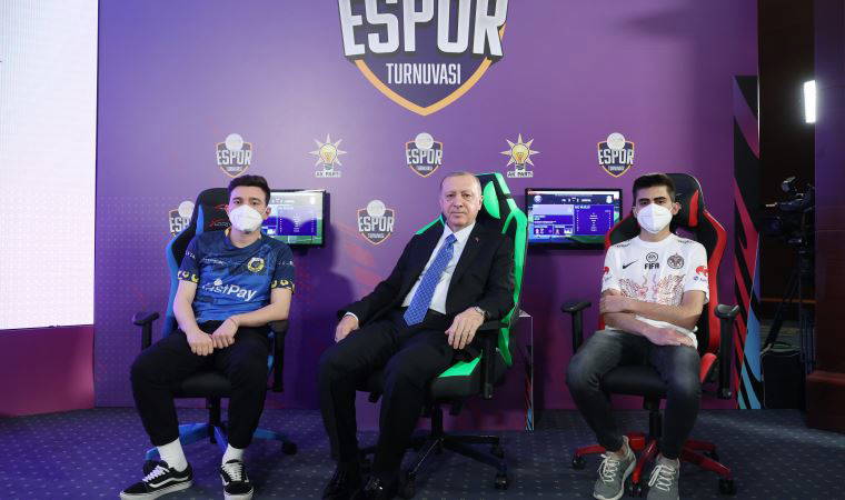 Cumhurbaşkanı Erdoğan, e-spor ödül törenine katıldı