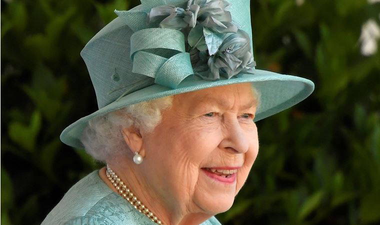 Oxford öğrencileri, kraliçenin portresini 'sömürgeci geçmişi' temsil ettiği gerekçesiyle kaldırdı