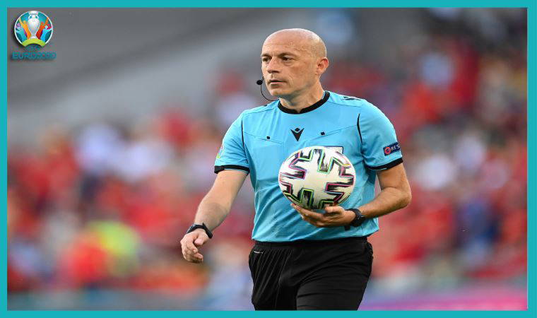 Cüneyt Çakır ve ekibi yarı final ve final maçları için Londra'ya gitti