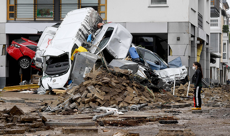 Almanya'da sel felaketi: Onlarca ölü, yüzlerce kayıp var!