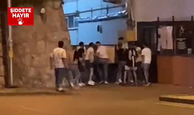 Saldırıya uğrayan gençleri askerler kurtardı