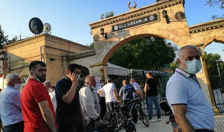 Çorum Belediyesi, bayramda mezarlığın kapısını kapattı