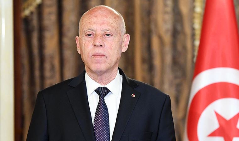 Tunus Cumhurbaşkanı, başbakanı görevden aldı ve meclisin tüm yetkilerini dondurdu