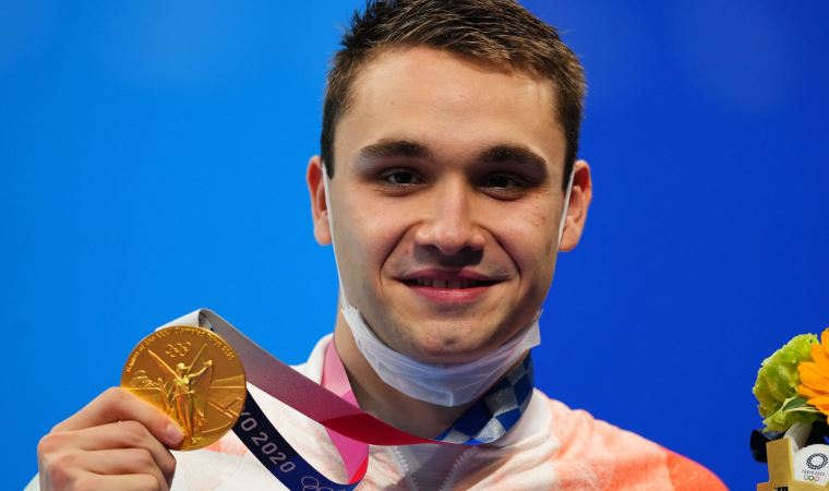 TOKYO 2020 | Kristof Milak, Michael Phelps'in rekorunu kırarak altın madalya kazandı
