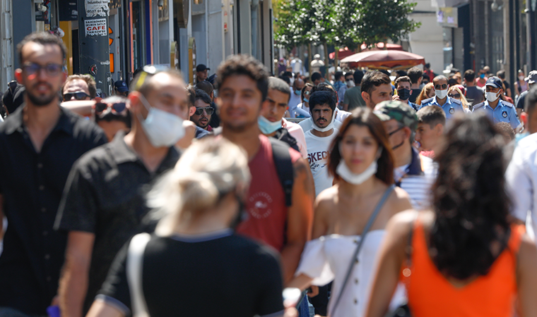 Covid-19'un semptomları konusunda uyardı: CDC'den yeni maske kararı