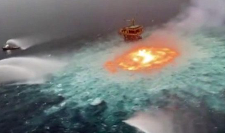 Meksika Körfezi'nde patlama!