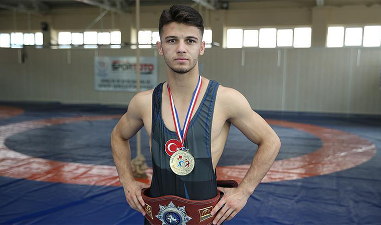 Serhat Kırık, Avrupa Gençler Güreş Şampiyonası'nda finalde