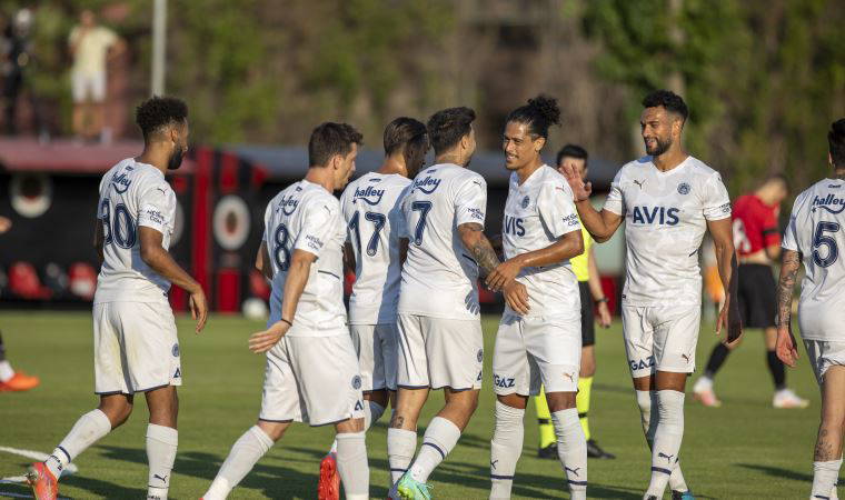 Fenerbahçeli futbolculardan 'bin fidan' kampanyası