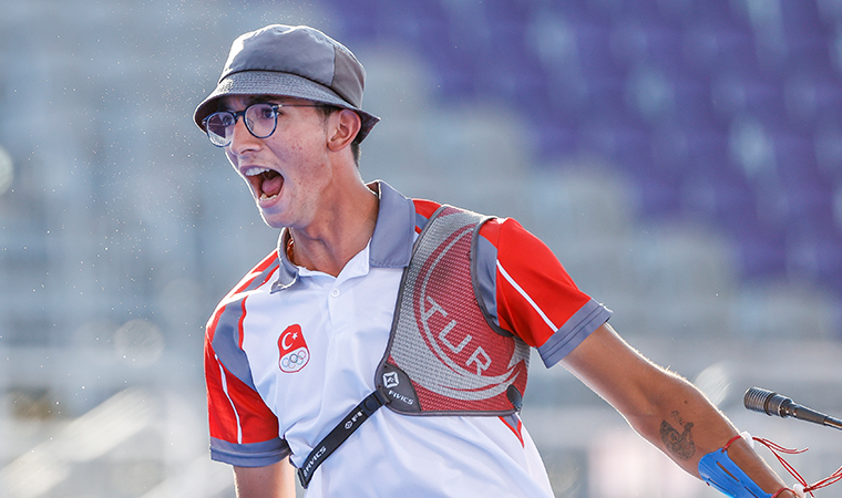 Tokyo 2020'de altın madalya kazanan Mete Gazoz, sosyal medyada açıklamalarda bulundu