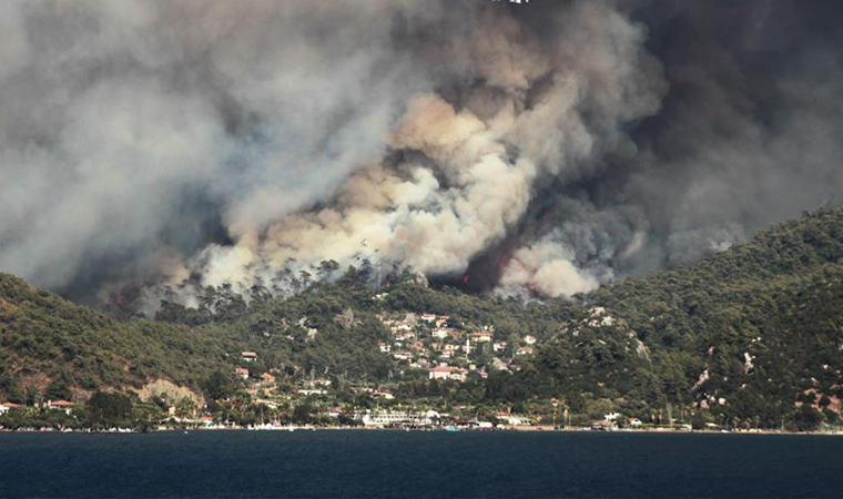 Son dakika... Marmaris'te son durum! Marmaris yangını Hisarönü'nü tehdit ediyor