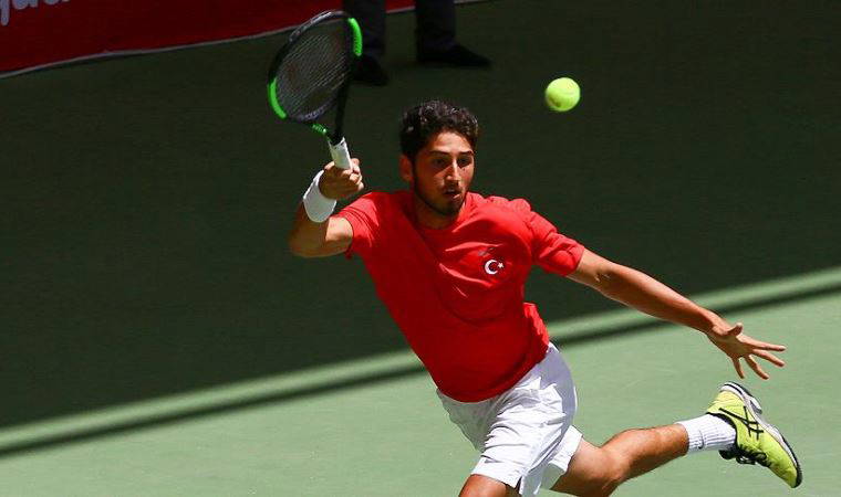 Milli tenisçi Altuğ Çelikbilek, Portekiz'de şampiyon oldu