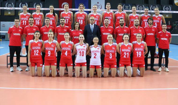 A Milli Kadın Voleybol Takımı'nın Tokyo Olimpiyat Oyunları'na katılacak kadrosu belli oldu