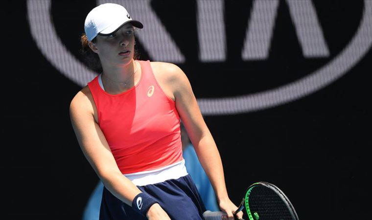 Polonyalı Iga Swiatek, Wimbledon'a dördüncü turda veda etti