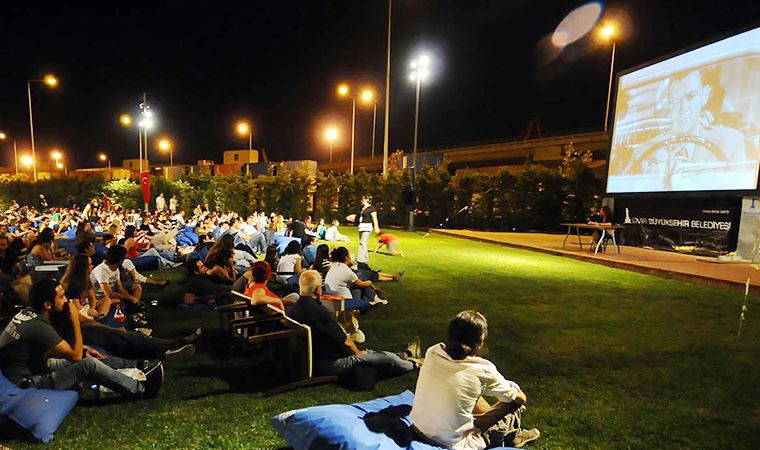 İzmir'de açık havada sinema günleri başlıyor