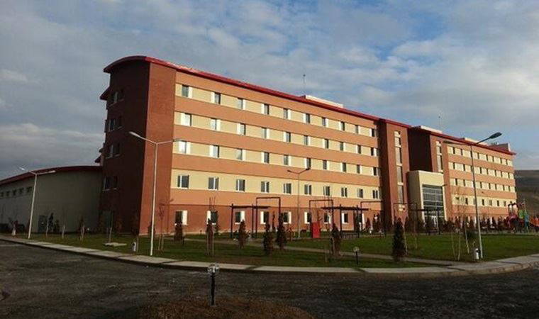 Geri Gönderme Merkezi'nde çok sayıda kişi zehirlenme şüphesiyle hastanelik oldu, Valilik 