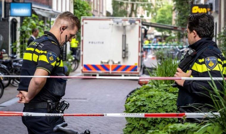 Hollandalı araştırmacı gazeteci Peter R de Vries, silahlı saldırıda ağır yaralandı