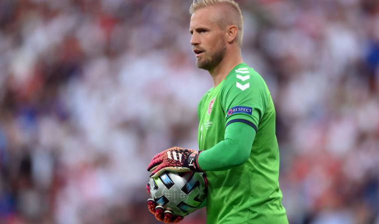 EURO 2020 yarı final karşılaşmasında kaleci Schmeichel'in gözüne lazer tutuldu