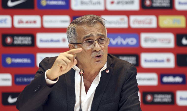 A Milli Takım Teknik Direktörü Şenol Güneş, basın mensuplarıyla bir araya geldi