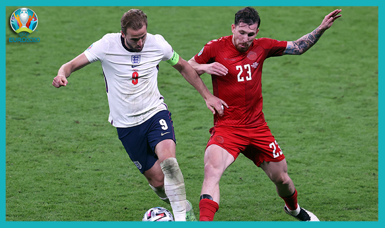 EURO 2020'de İngiltere - Danimarka maçında sahadaki ikinci top iddiası