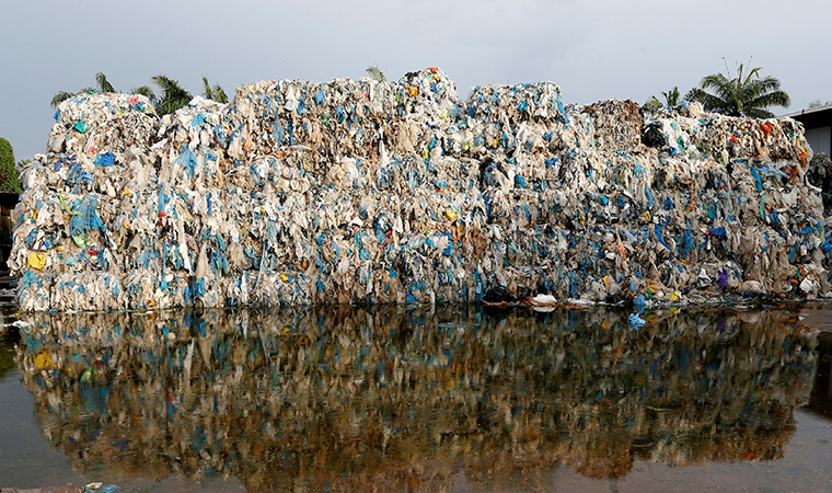 Yasak iki ay dayanabildi: Plastik atık ithalatı yeniden başlıyor