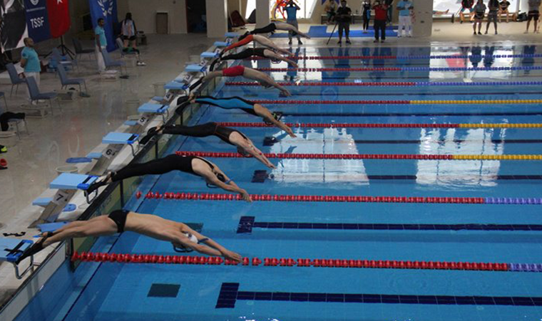 Kaan Efe Kaya, paletli yüzmede Türkiye rekoru kırdı