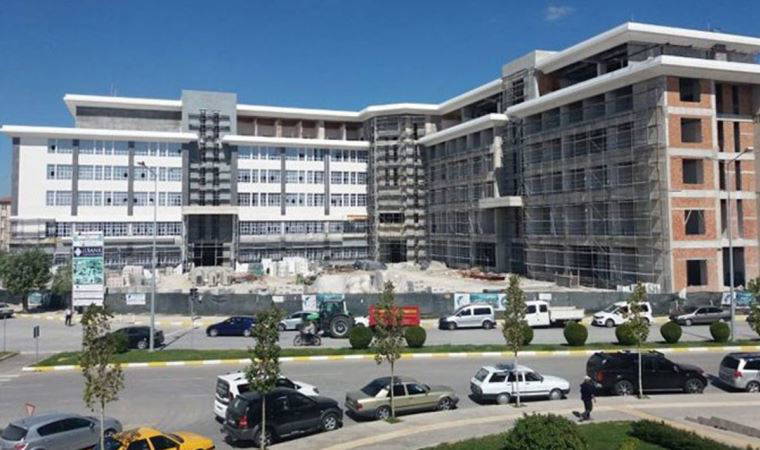 Borç içindeki AKP'li Çorum Belediyesi'nden 28 milyon Liralık ihale