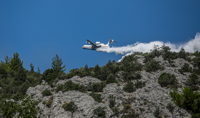 Bucak yangını 21 saatte kontrol altına alındı; 300 hektar alan yandı